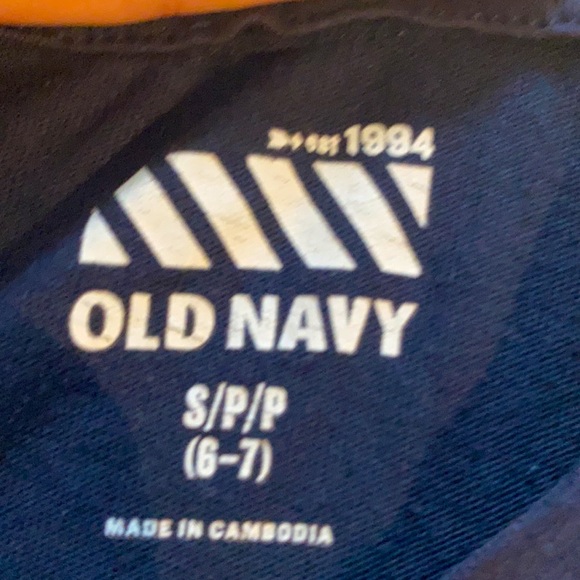 Plain navy blue T-shirt from Old Navy. - Picture 3 of 3